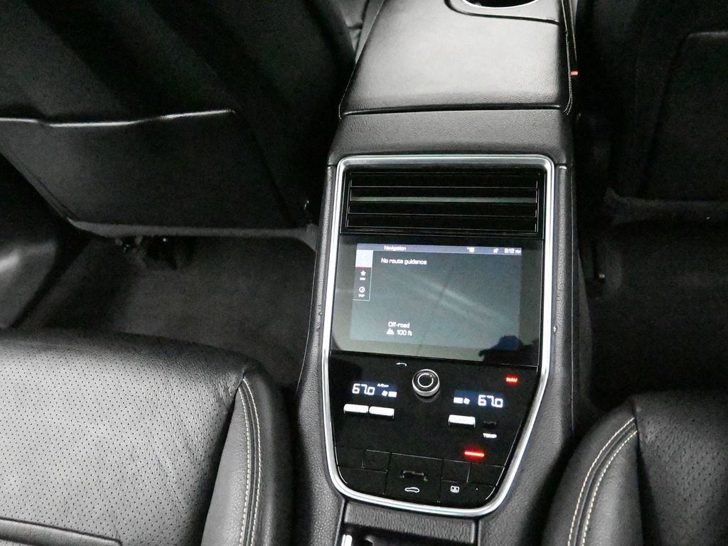 Used 2020 Porsche Panamera 4 image 21