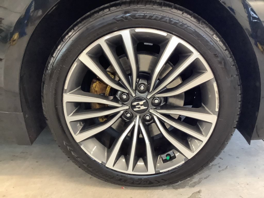 Used 2019 Kia Stinger AWD/4WD image 25