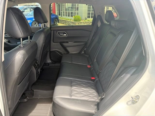 Used 2023 Nissan Rogue Platinum w/ Platinum Premium Package FWD image 11