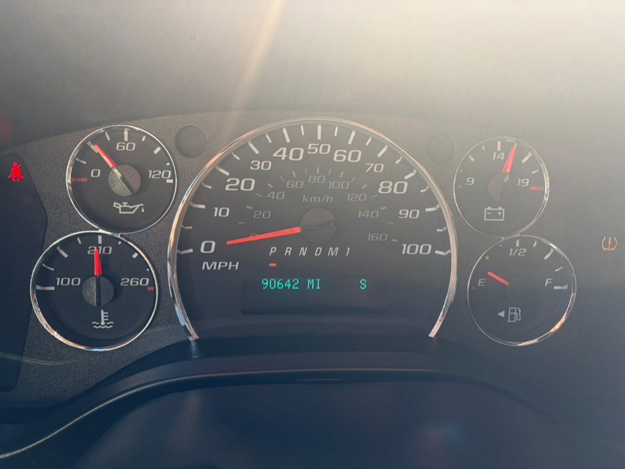 Used 2021 Chevrolet Express 3500 w/ Driver Convenience Package image 23