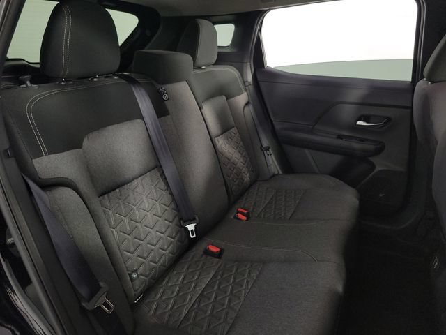 Used 2025 Nissan Kicks SV w/ Charging Package FWD image 17