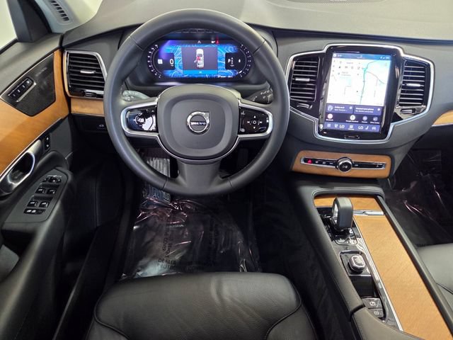 Certified 2023 Volvo XC90 B6 Plus AWD/4WD image 17