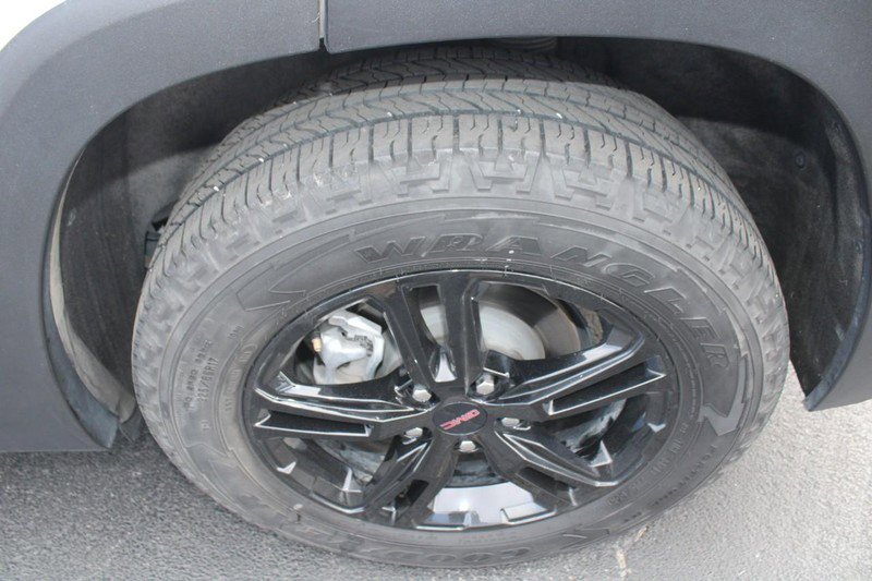 Certified 2023 GMC Terrain AT4 image 8