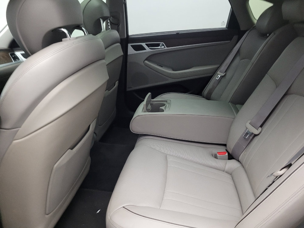 Used 2015 Hyundai Genesis 5.0 RWD image 18