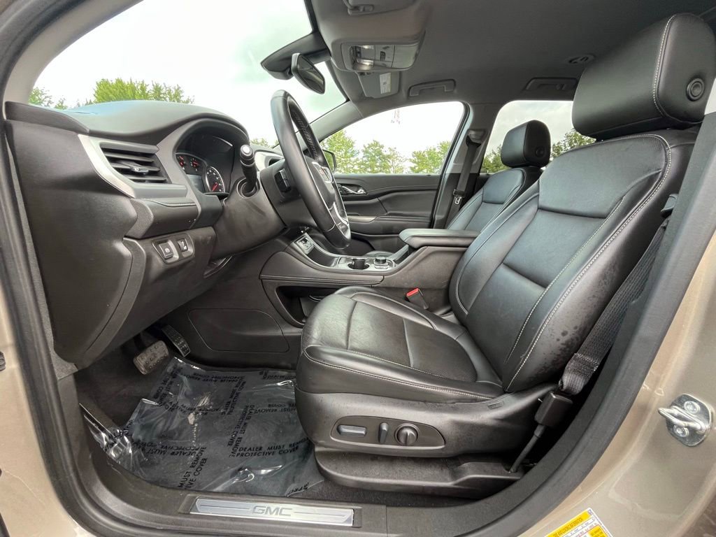 Certified 2023 GMC Acadia SLT image 10