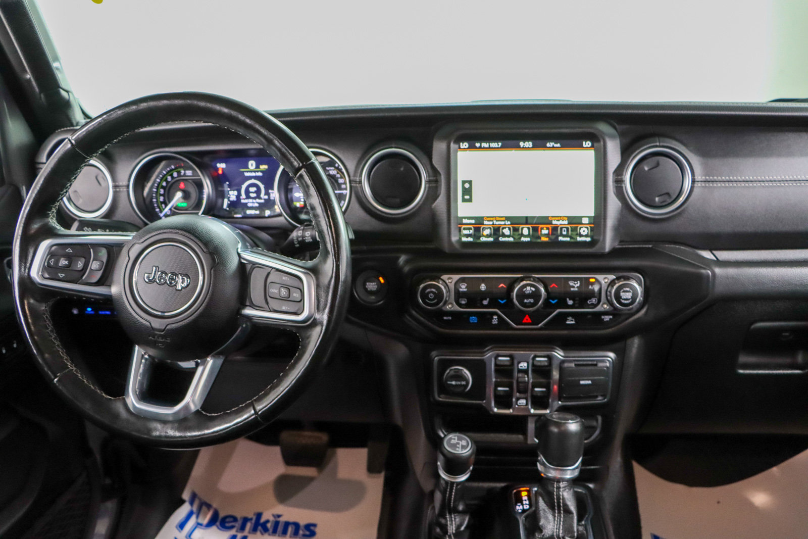Used 2023 Jeep Wrangler Unlimited Sahara w/ Cold Weather Group AWD/4WD image 19