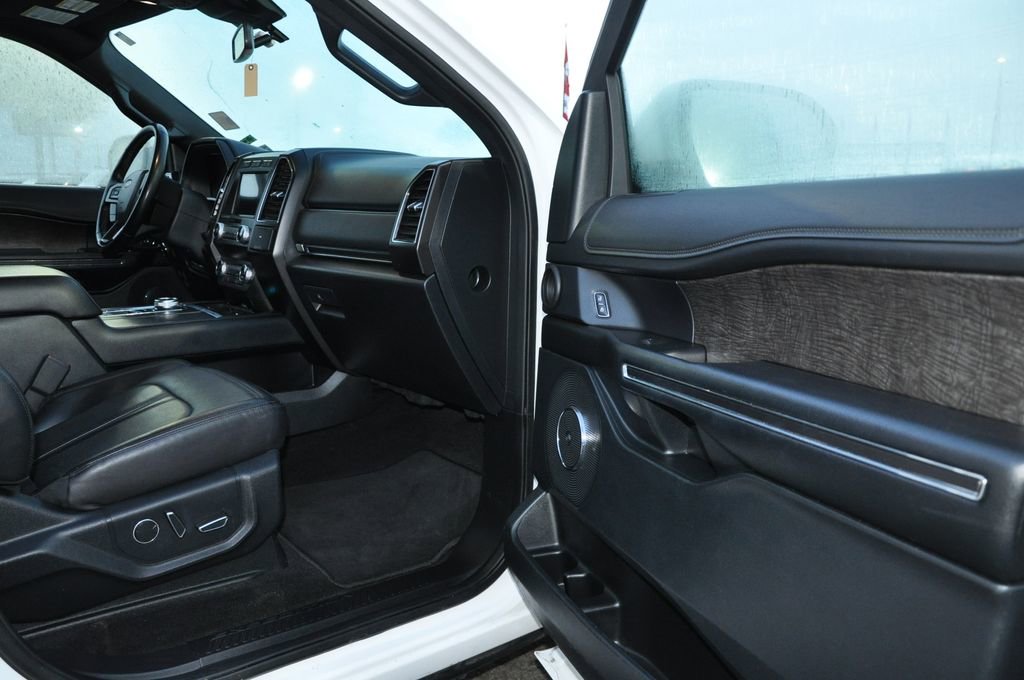 Used 2021 Ford Expedition Limited image 17