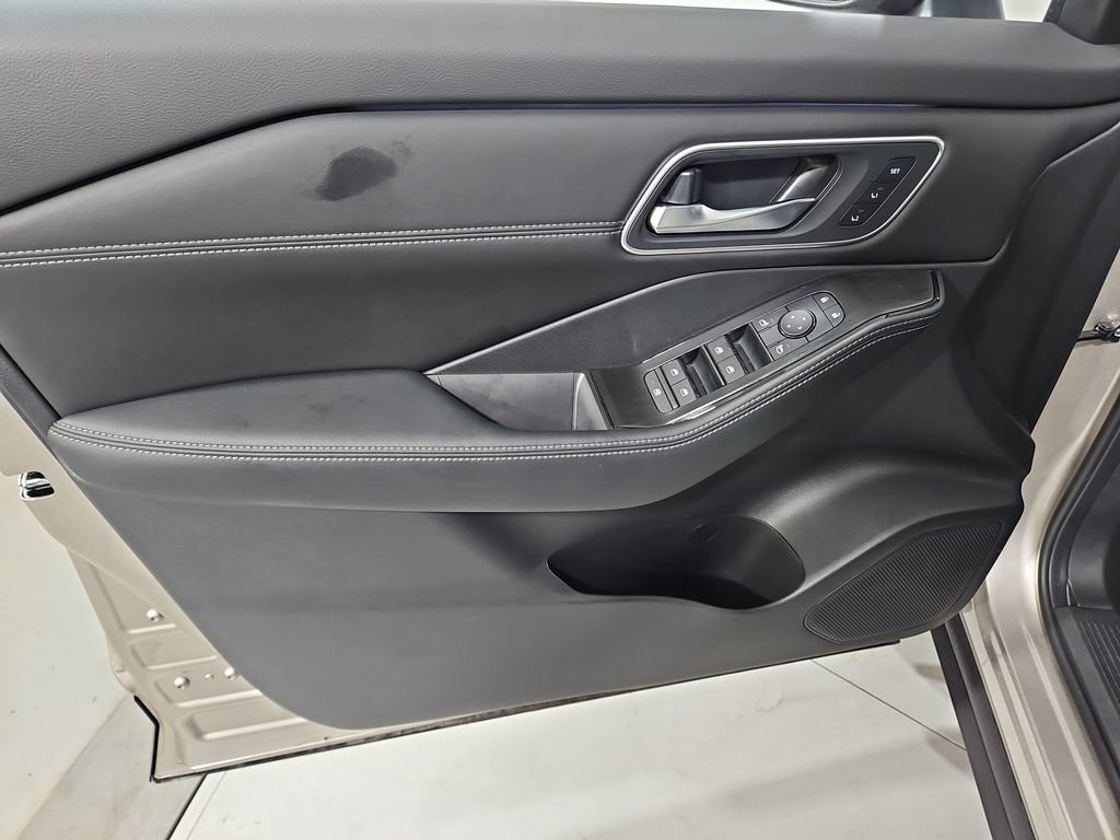 New 2026 Nissan Rogue Platinum AWD/4WD image 11