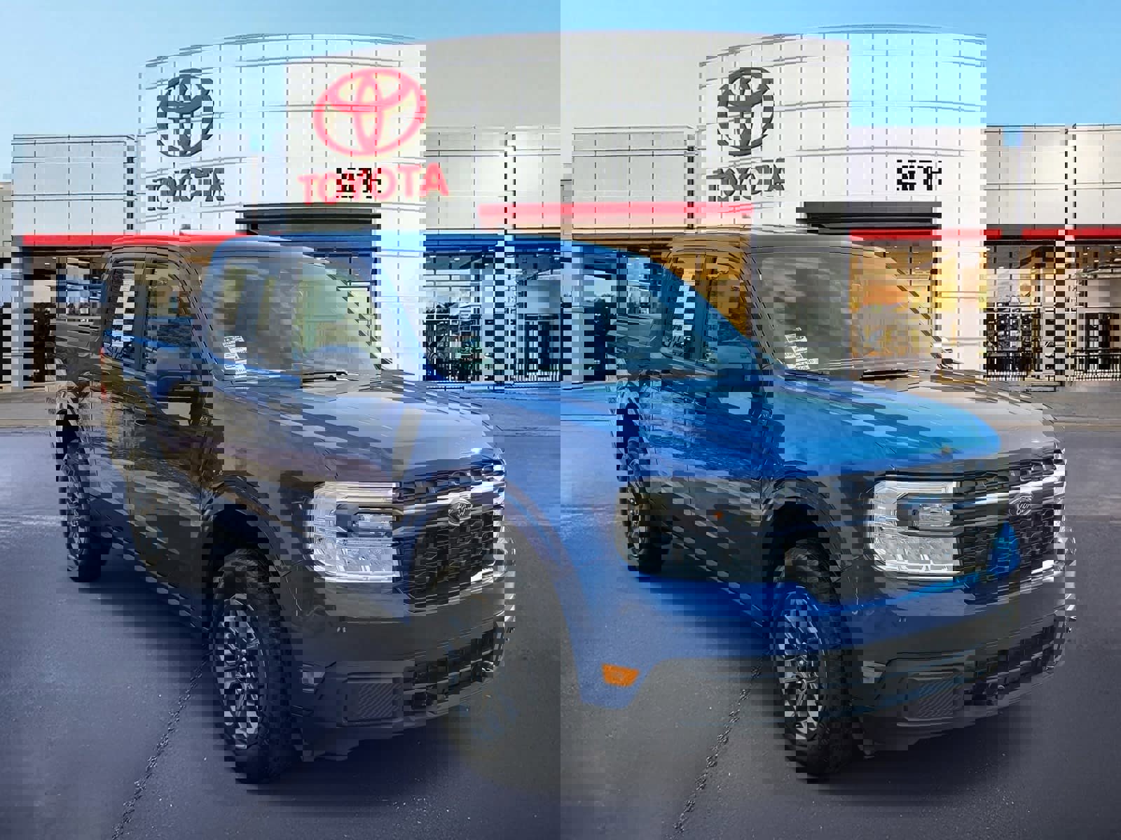 Used 2024 Ford Maverick XLT image 3