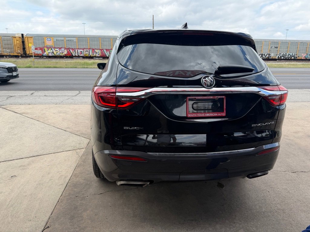 Used 2018 Buick Enclave Essence w/ Trailering Package FWD image 17