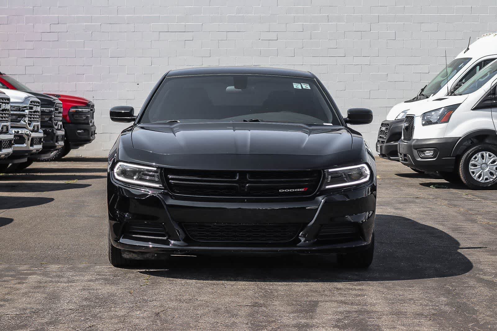 Used 2022 Dodge Charger SXT RWD image 2