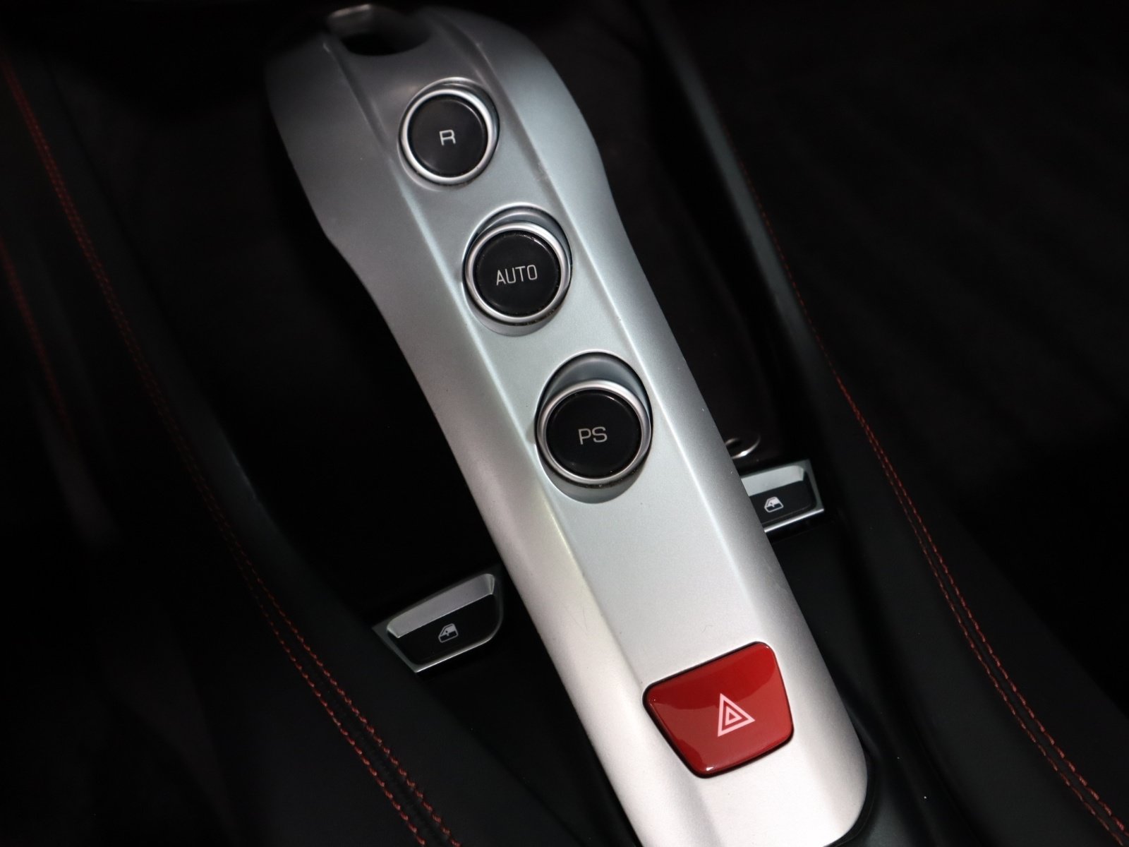 Used 2016 Ferrari California T RWD image 32