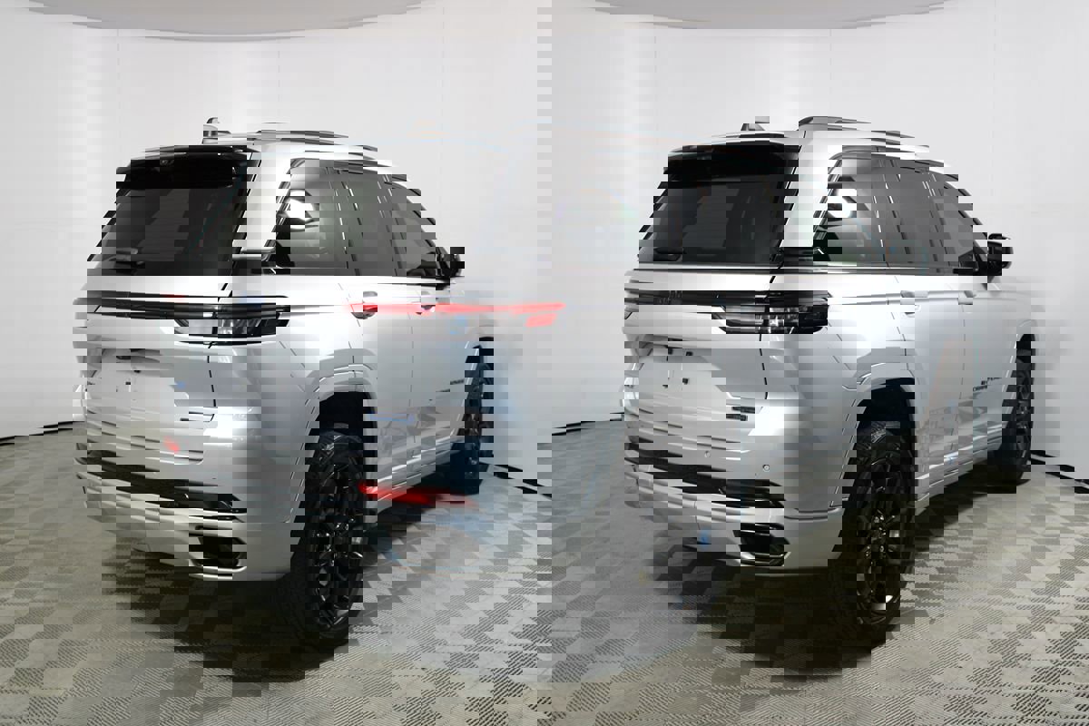 Used 2023 Jeep Grand Cherokee 30th Anniversary image 47