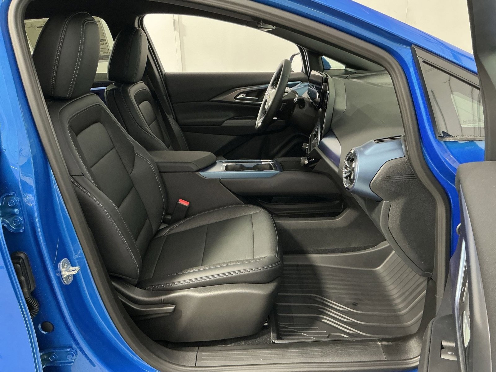 New 2026 Chevrolet Equinox EV LT image 33