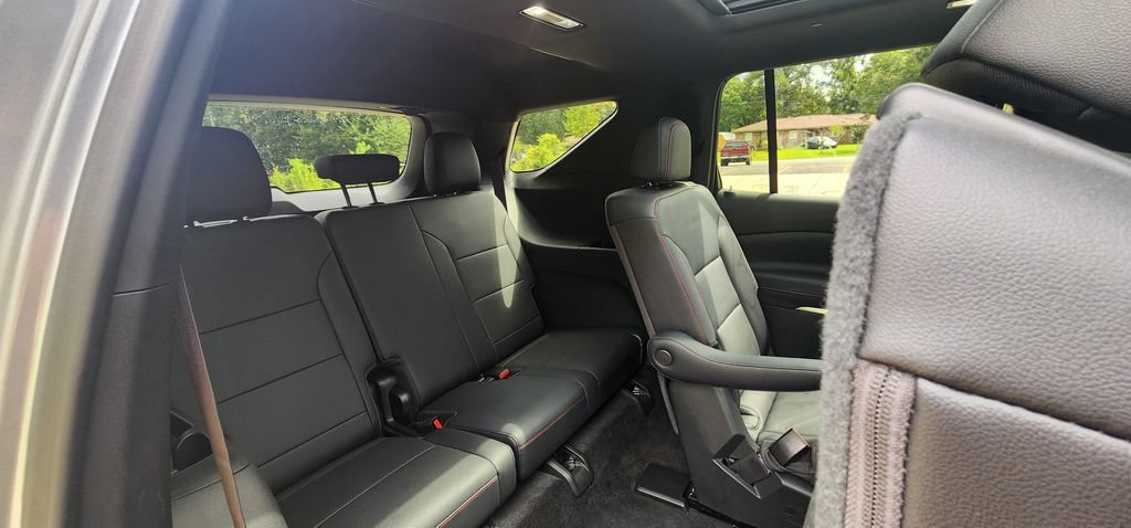 Used 2025 Chevrolet Traverse Z71 w/ LPO, Floor Liner Package AWD/4WD image 27