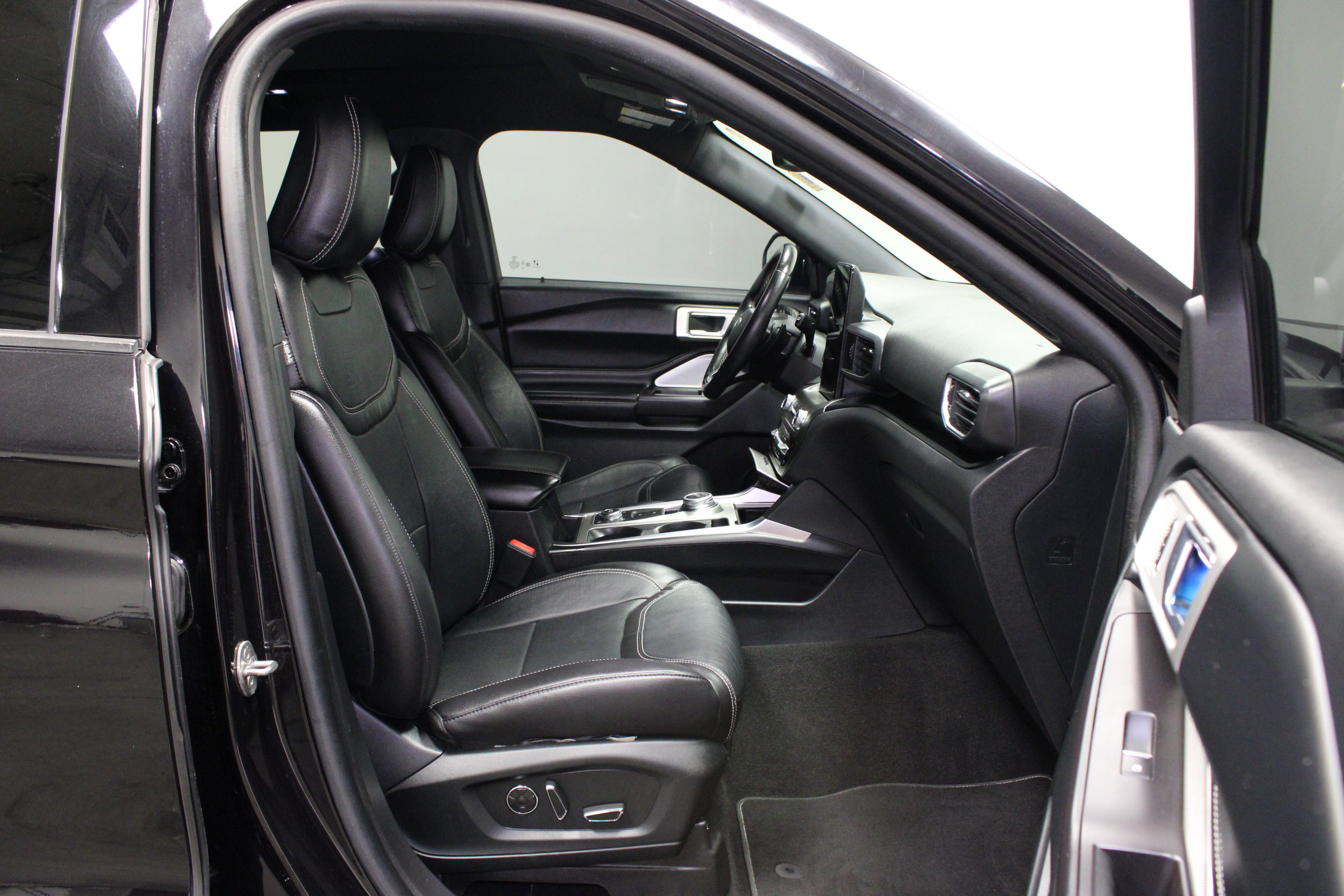 Used 2020 Ford Explorer ST w/ ST Street Pack AWD/4WD image 16