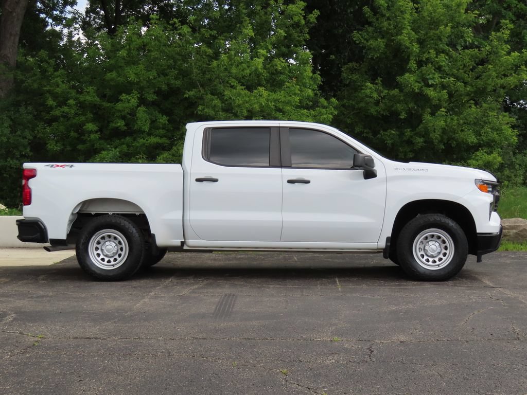 Used 2024 Chevrolet Silverado 1500 W/T w/ Trailering Package AWD/4WD image 2