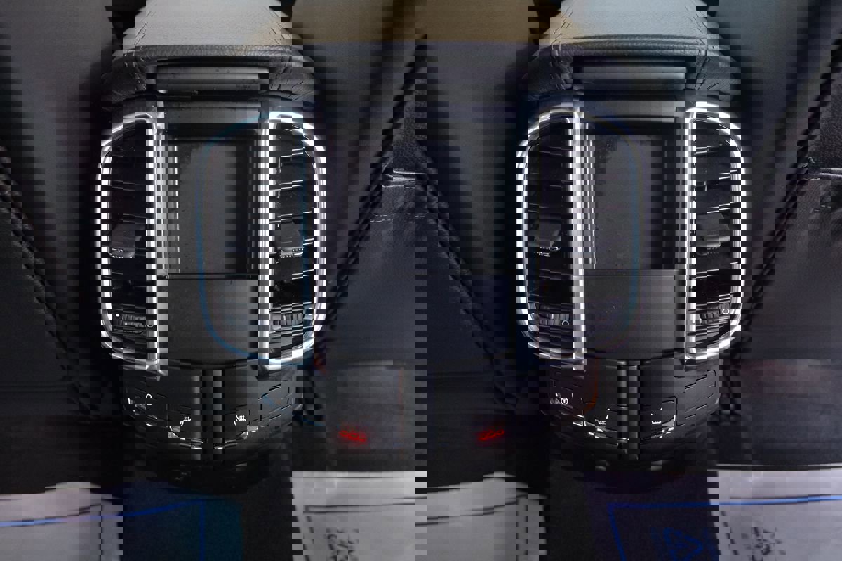 Used 2017 Porsche Cayenne S image 33