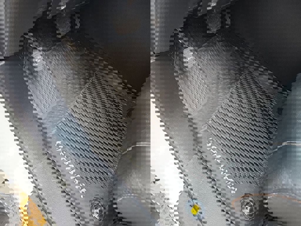 Used 2017 Toyota Highlander XLE image 18