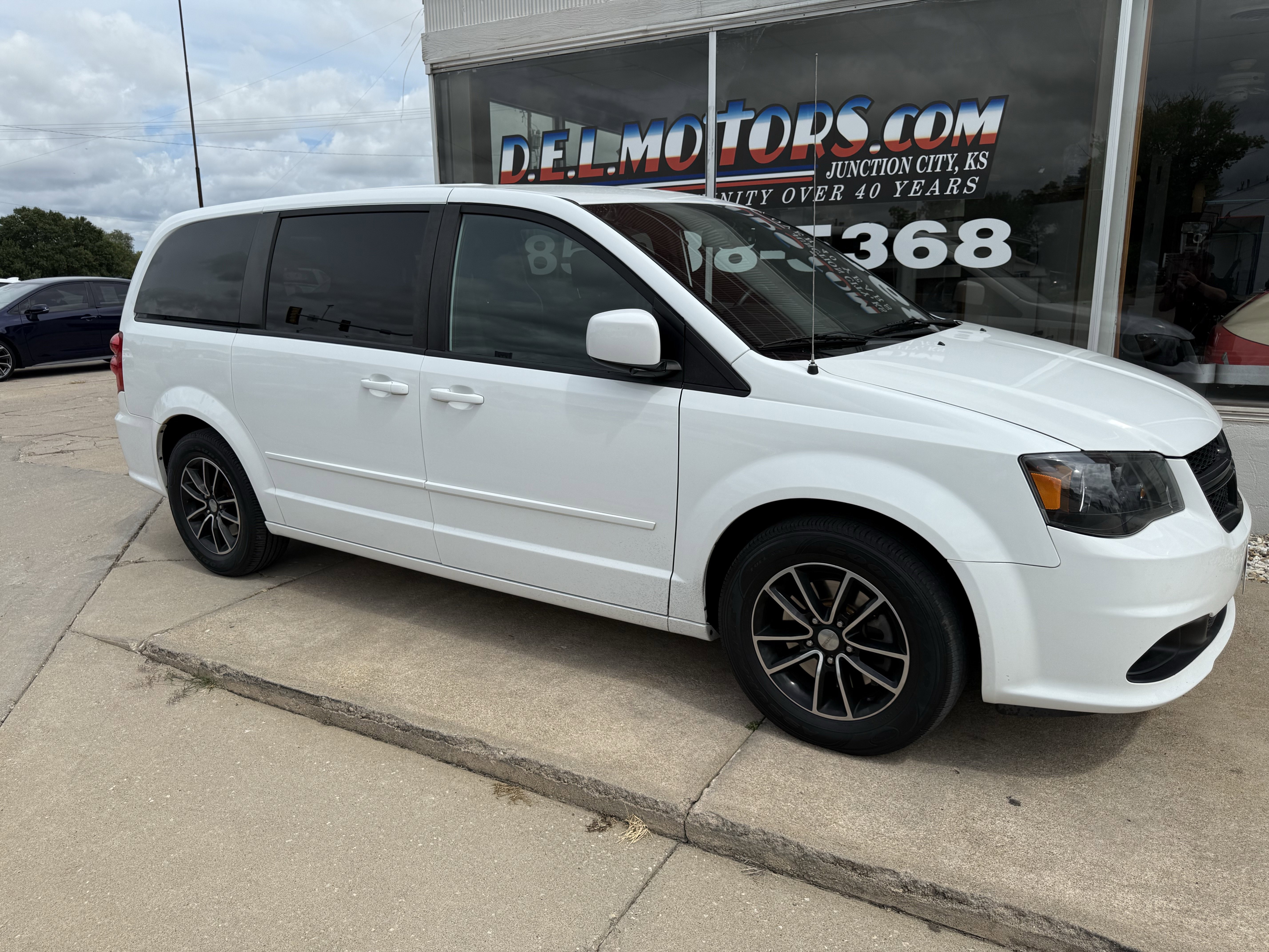 Used 2017 Dodge Grand Caravan SE