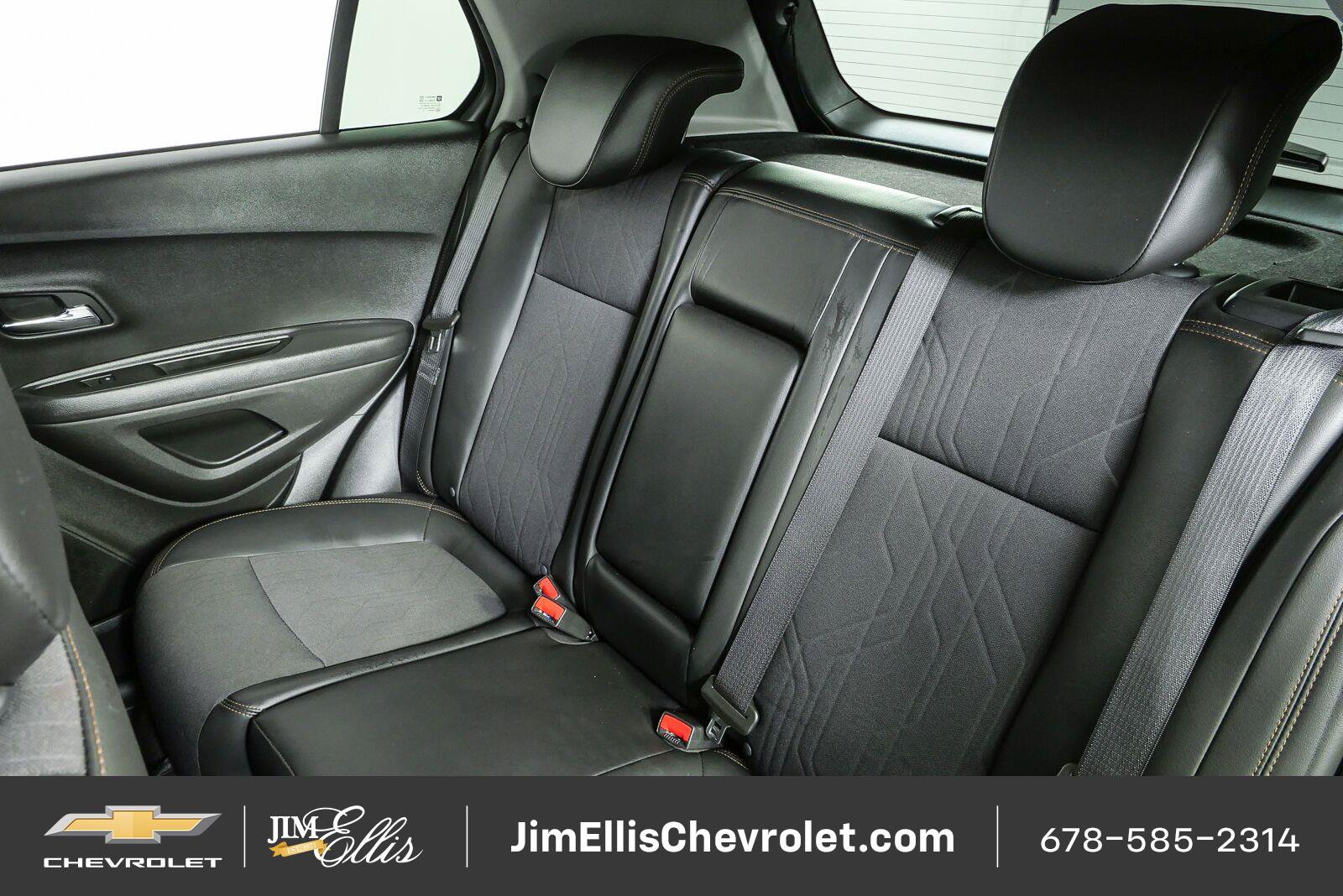 Certified 2020 Chevrolet Trax LT w/ LT Convenience Package AWD/4WD image 17