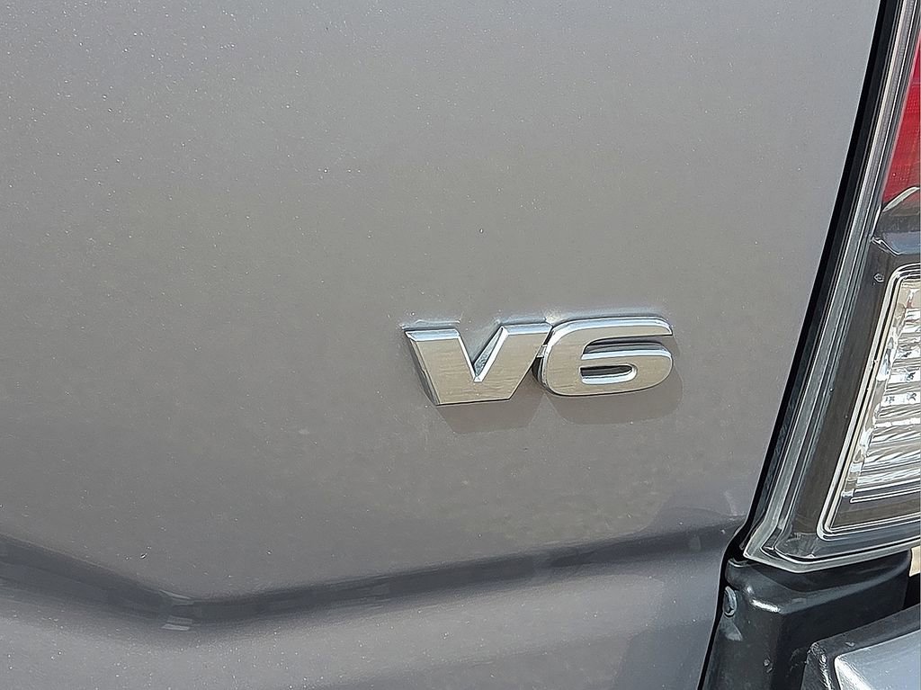 Used 2021 Toyota Tacoma Limited image 18