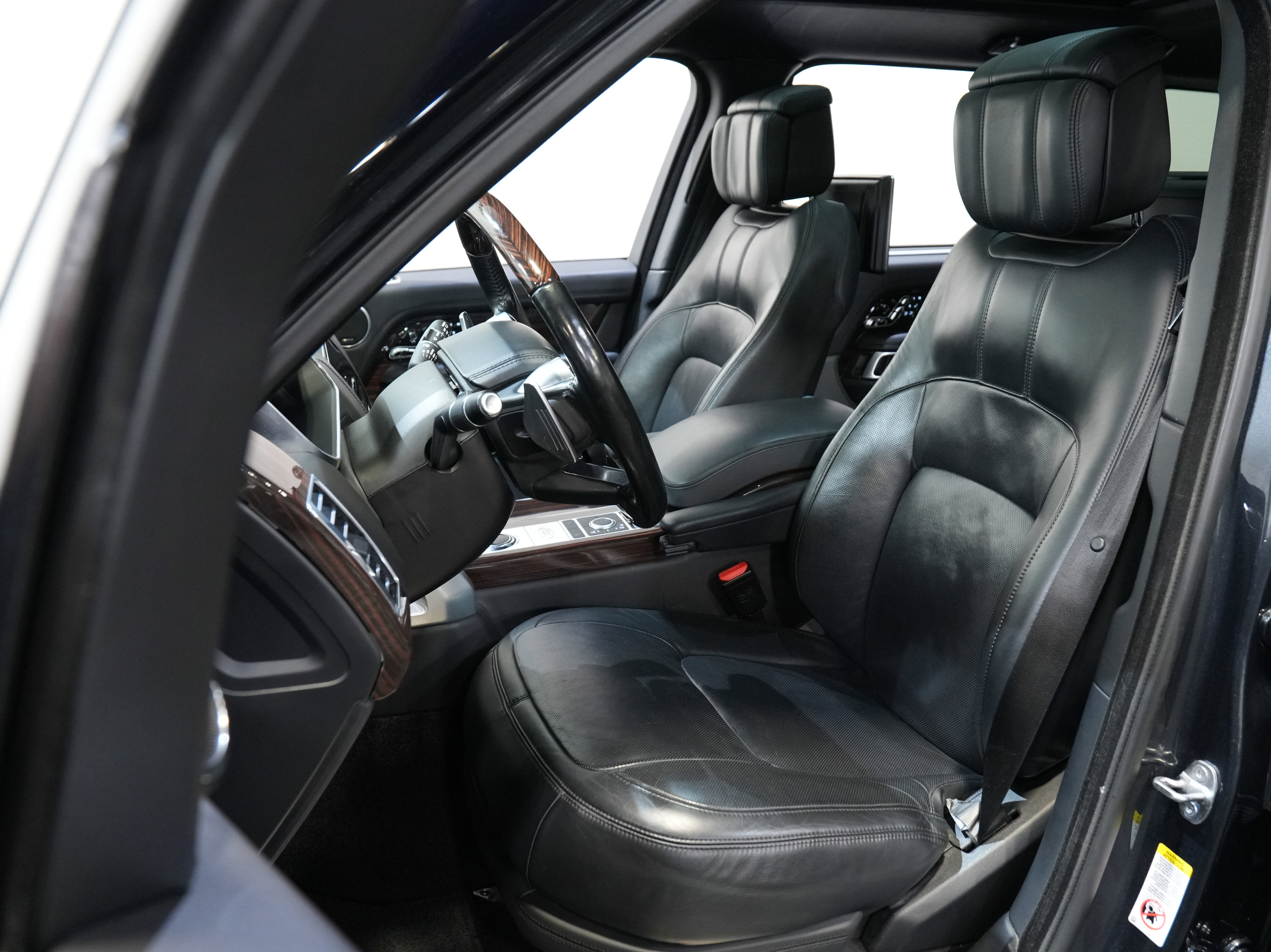 Used 2018 Land Rover Range Rover Long Wheelbase Autobiography image 27