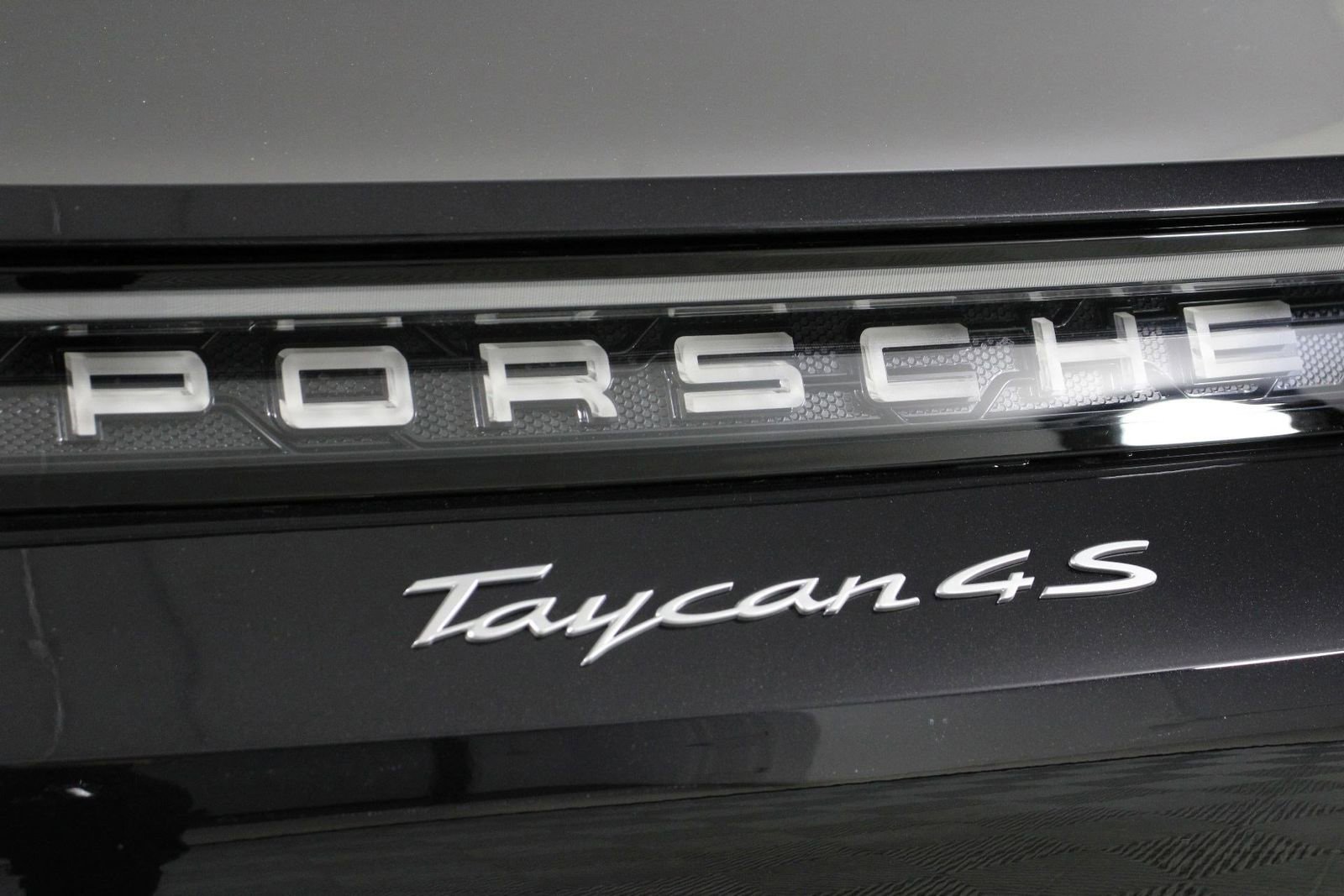 New 2026 Porsche Taycan 4S image 22