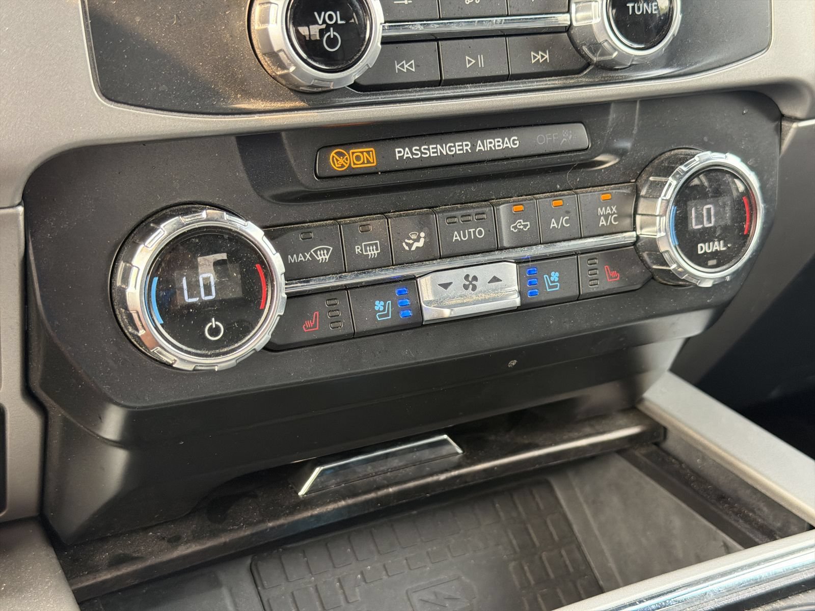 Used 2022 Ford F250 Lariat w/ Tremor Off-Road Package AWD/4WD image 33