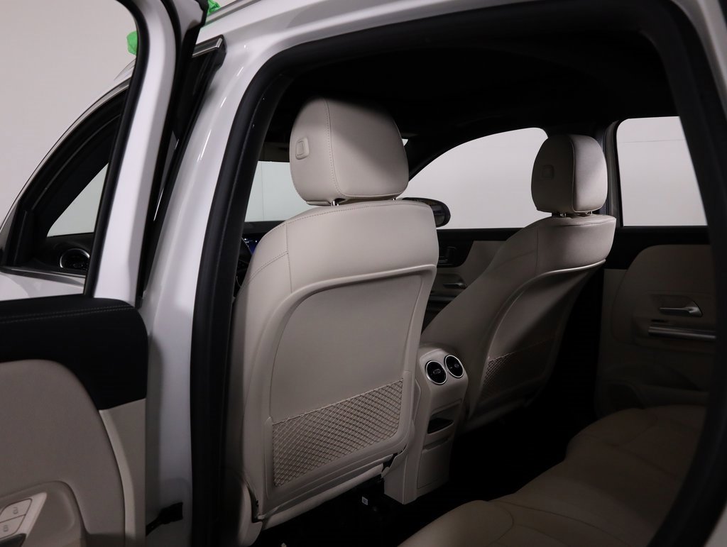 Certified 2026 Mercedes-Benz GLA 250 4MATIC image 43