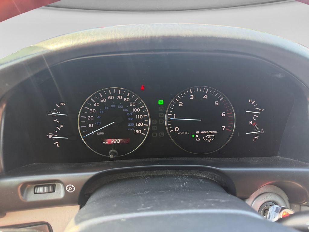 Used 2004 Lexus LX 470 4WD w/ Preferred Accessory Pkg image 14