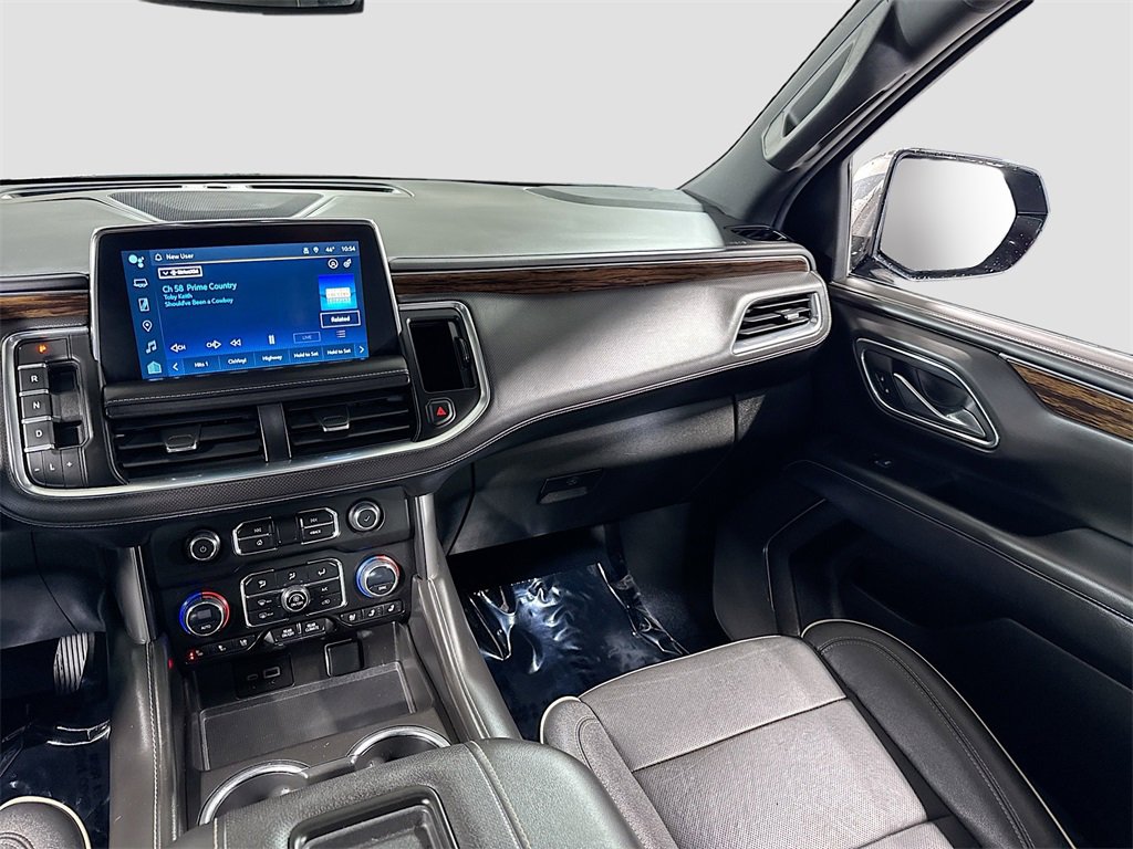 Used 2023 Chevrolet Suburban Premier image 25