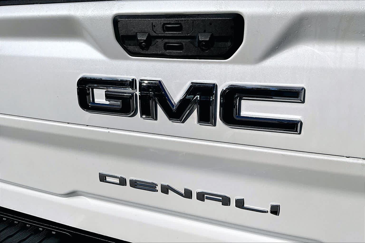 Used 2025 GMC Sierra 2500 Denali Ultimate w/ Max Trailering Package AWD/4WD image 9