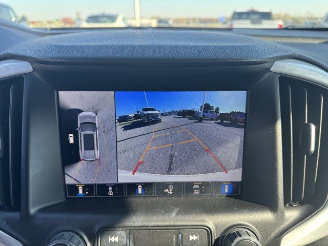 Used 2023 GMC Terrain SLT w/ Tech Package image 17