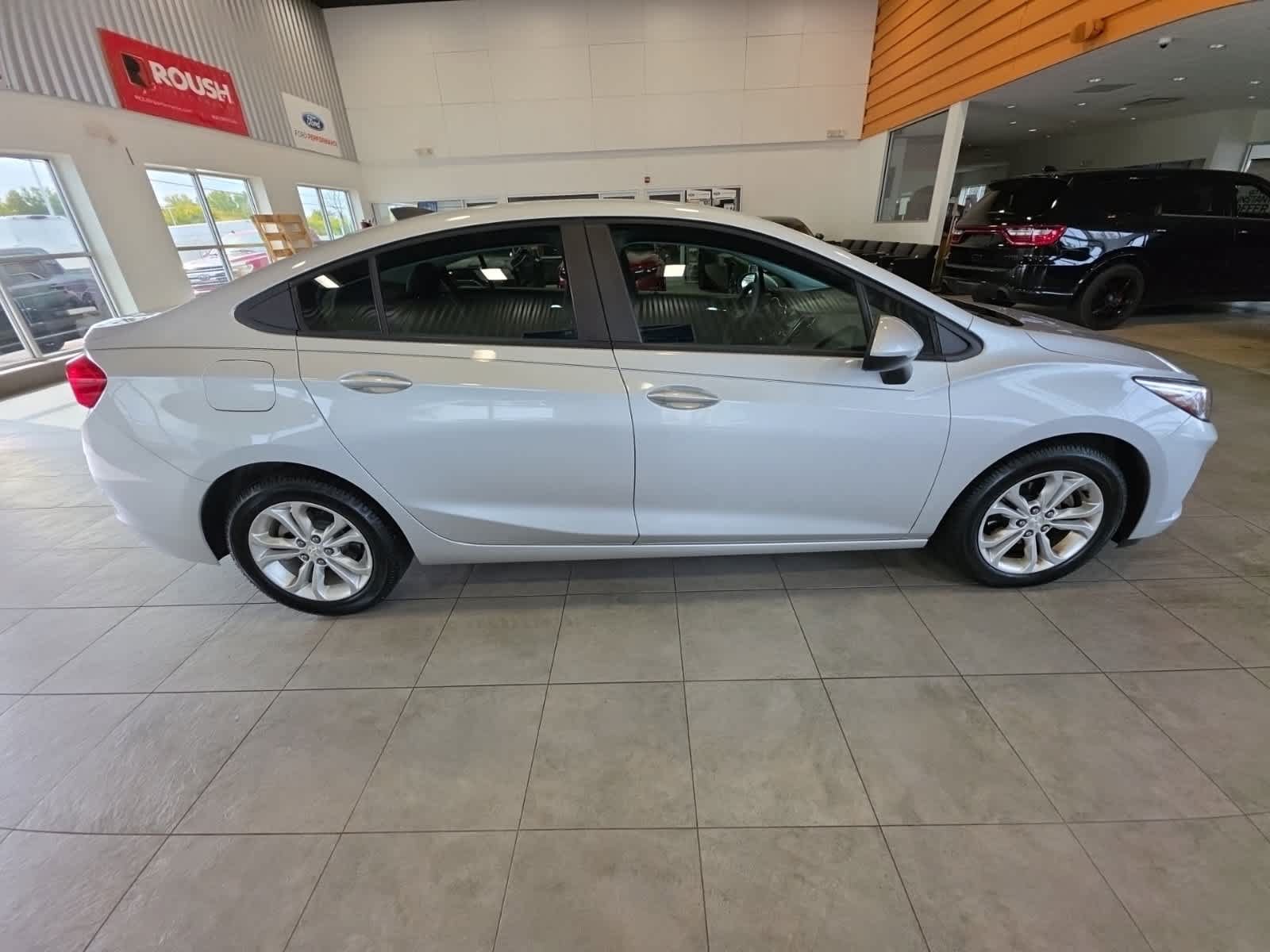 Used 2019 Chevrolet Cruze LS w/ LS Convenience Package FWD image 8