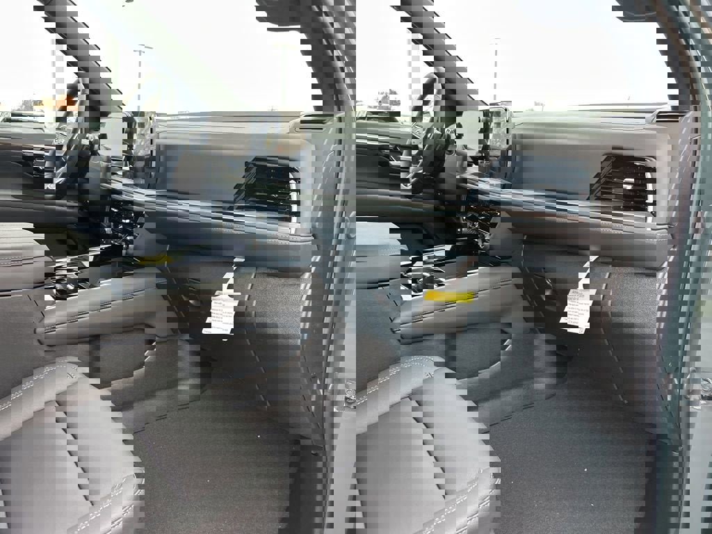 New 2026 Chevrolet Suburban Z71 w/ Comfort Package image 40