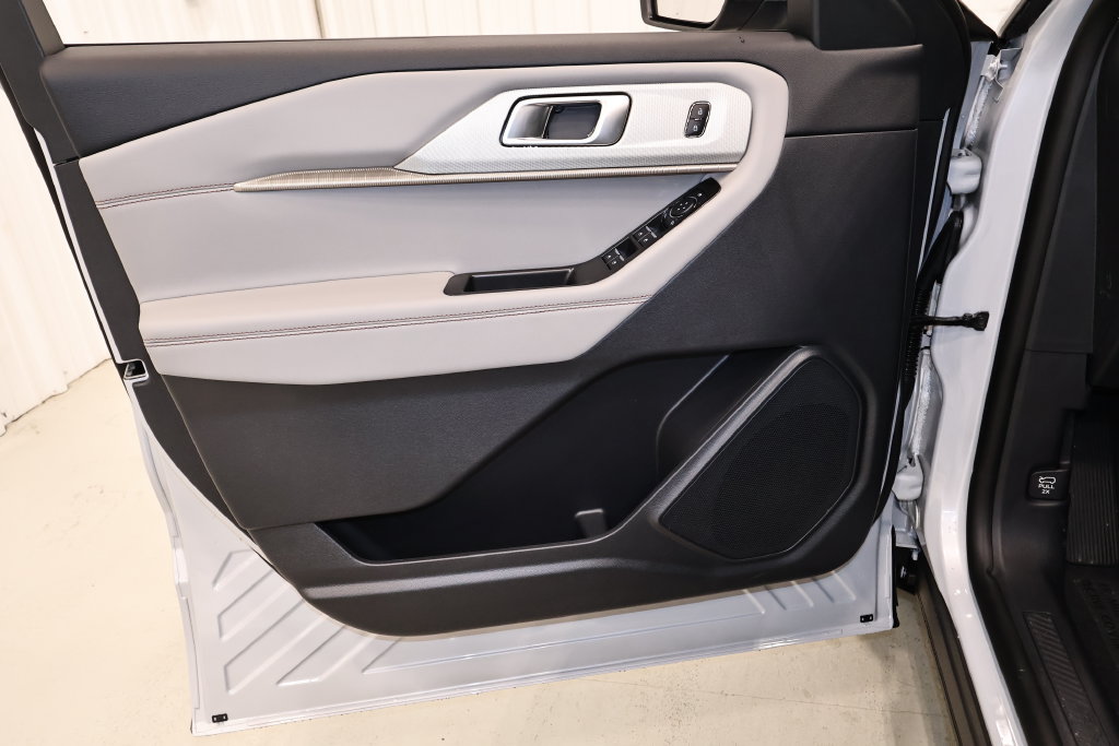 New 2026 Ford Explorer Active w/ Active Comfort Package AWD/4WD image 10