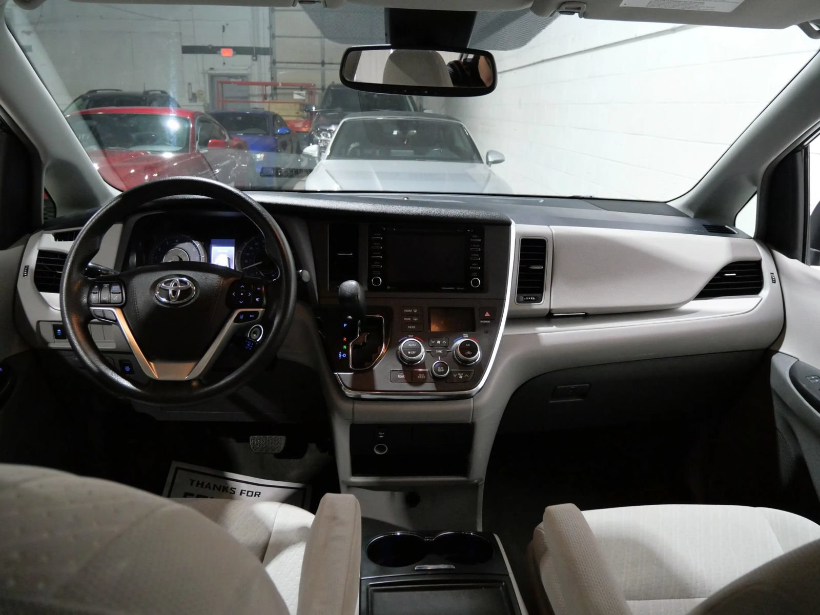 Used 2018 Toyota Sienna LE FWD image 9
