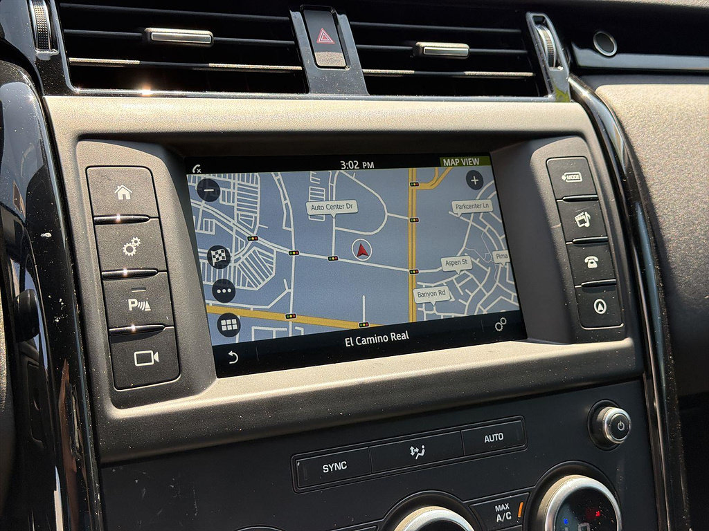 Used 2017 Land Rover Discovery SE AWD/4WD image 13