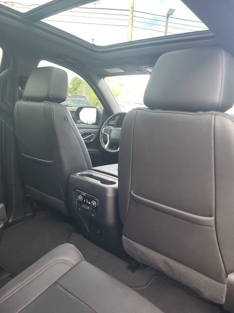 Used 2022 Chevrolet Tahoe Z71 w/ Luxury Package AWD/4WD image 3