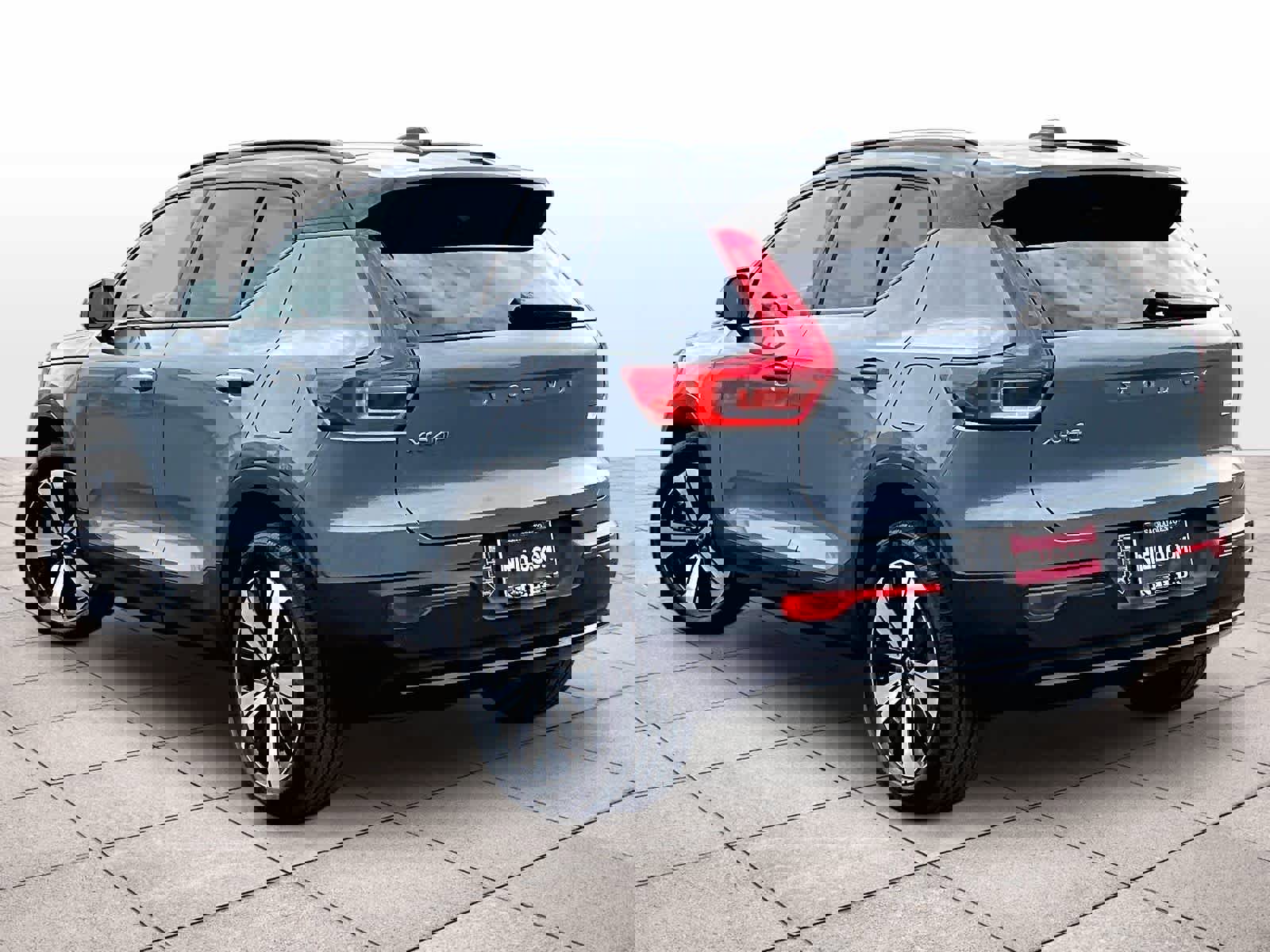 Used 2023 Volvo XC40 Recharge Plus image 15