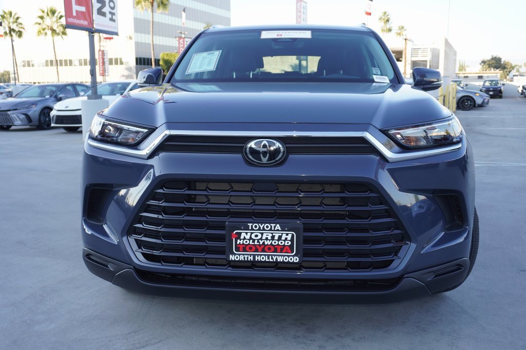 Certified 2025 Toyota Grand Highlander FWD image 3