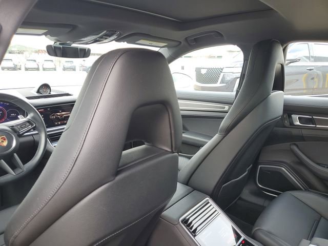 Used 2023 Porsche Panamera 4 Platinum Edition image 28