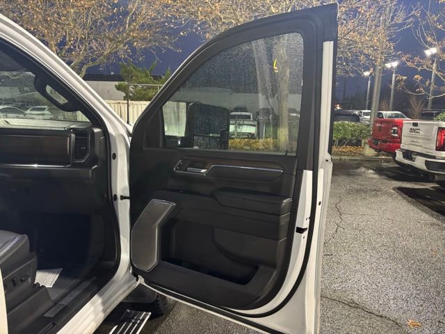 Used 2024 Chevrolet Silverado 3500 High Country w/ Technology Package image 31