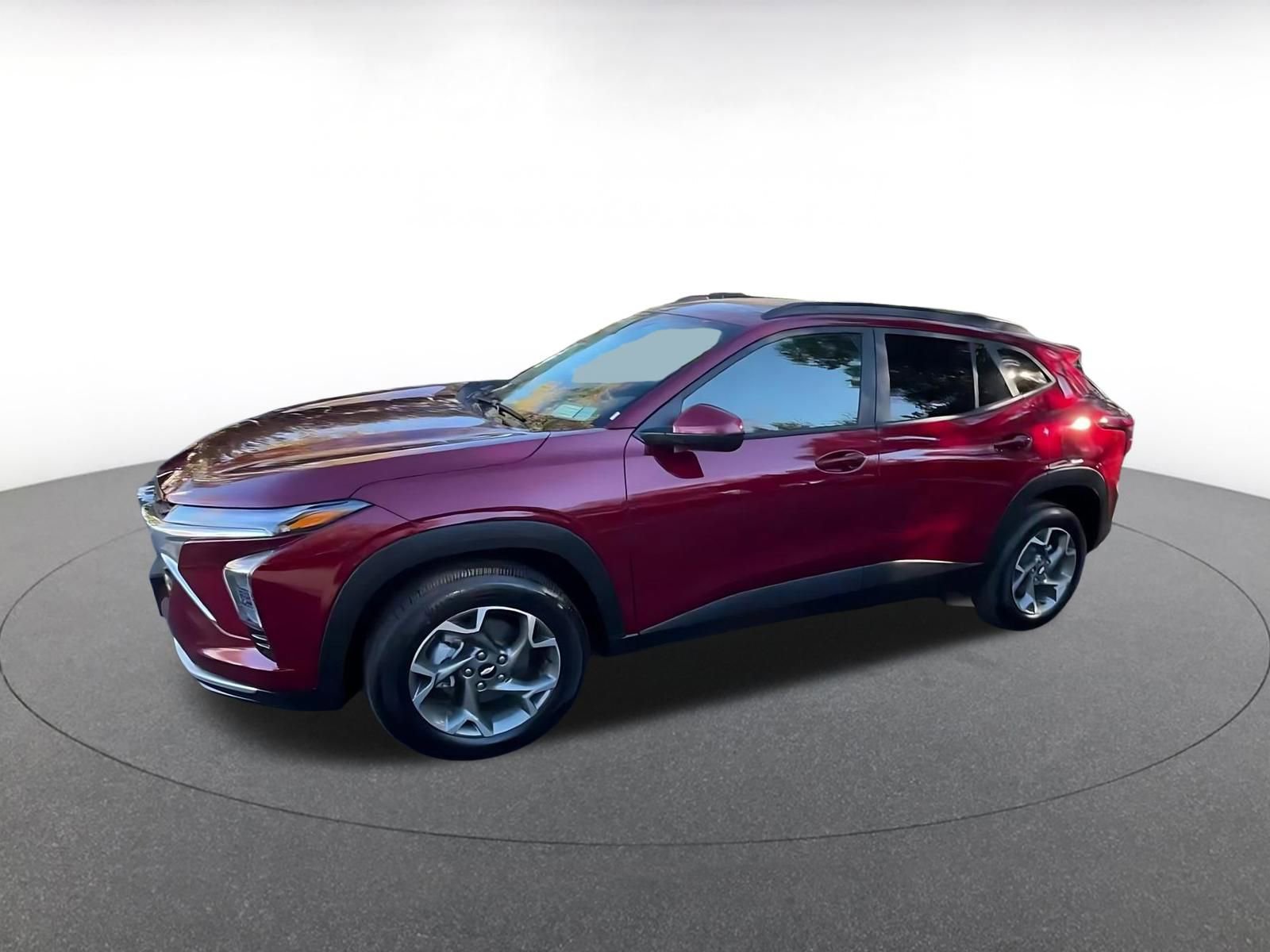 Used 2025 Chevrolet Trax LT image 8