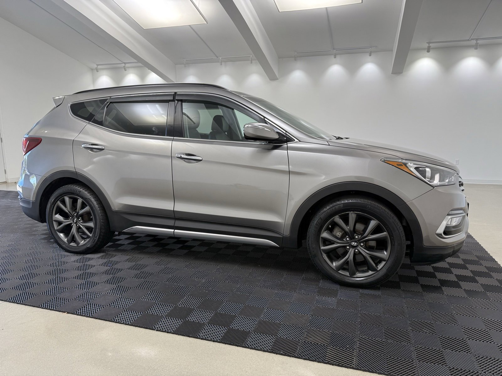 Used 2018 Hyundai Santa Fe Sport w/ 2.0T Ultimate Tech Package 05 image 1