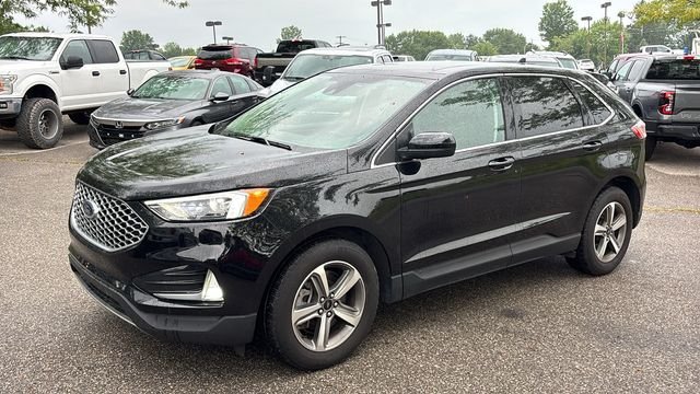 Used 2023 Ford Edge SEL w/ Convenience Package AWD/4WD image 2