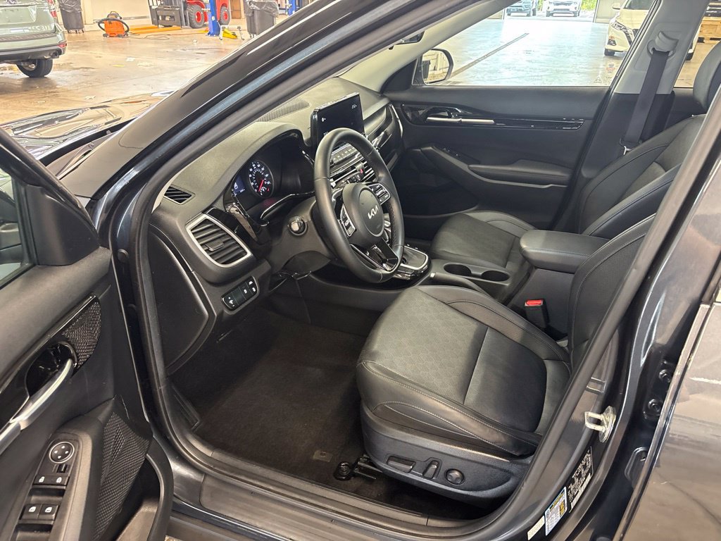 Certified 2022 Kia Seltos EX AWD/4WD image 19