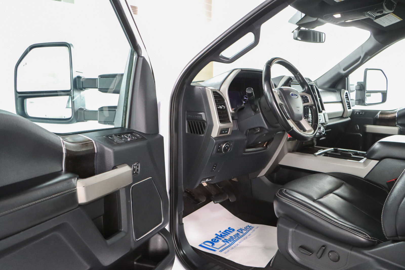 Used 2022 Ford F250 Lariat image 3