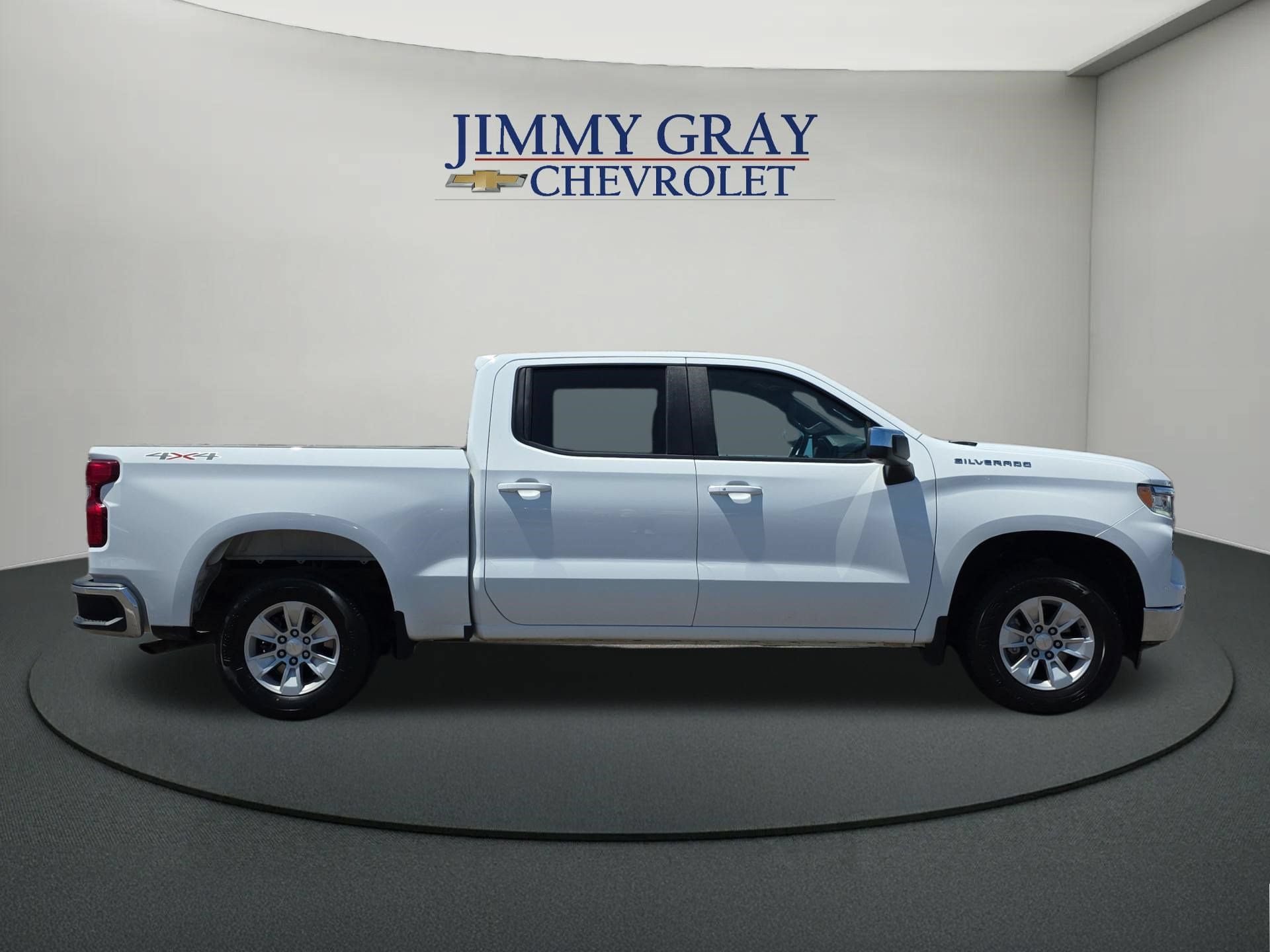 Used 2025 Chevrolet Silverado 1500 LT AWD/4WD image 6